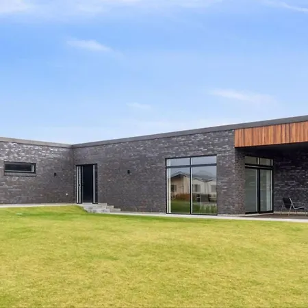 Bright, Quiet, Comfortable In A Luxury Pansiyon